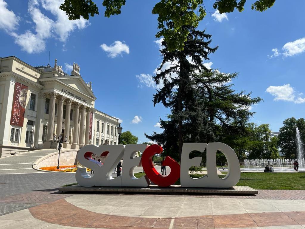Synagoge View Loft Bestern Szeged Ngoại thất bức ảnh